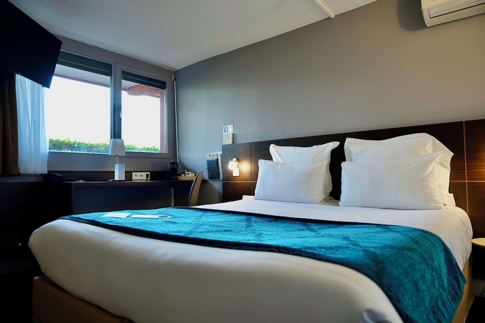 sure hotel by best western biarritz aeroport