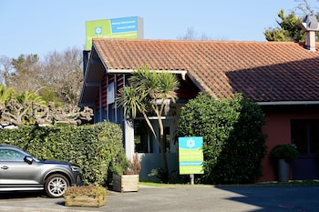 sure hotel by best western biarritz aeroport