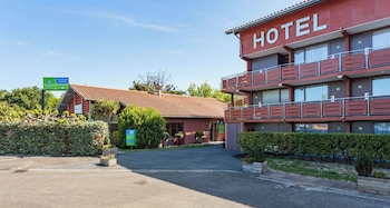 sure hotel by best western biarritz aeroport