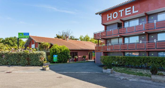 sure hotel by best western biarritz aeroport