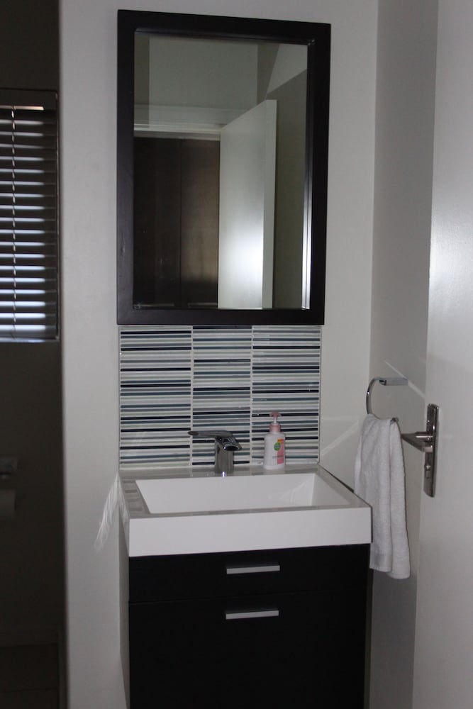 the nicol hotel and apartments