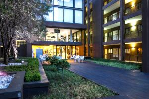 the nicol hotel and apartments