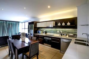 the nicol hotel and apartments