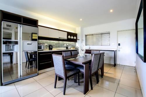 the nicol hotel and apartments
