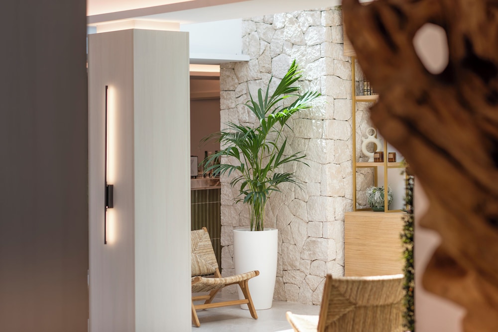 valentin somni hotel and suites