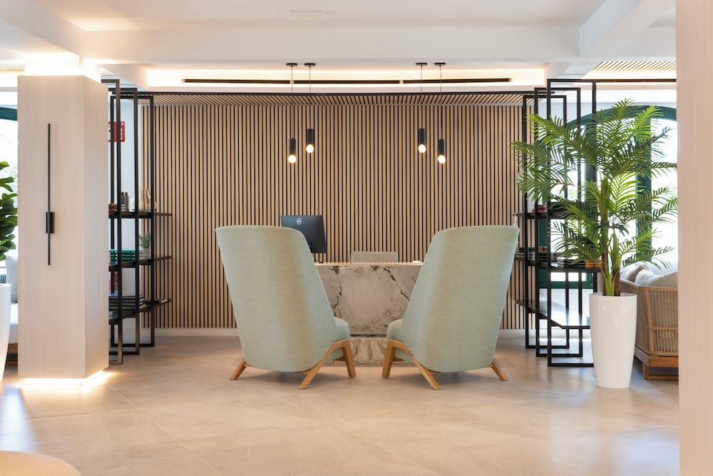 valentin somni hotel and suites