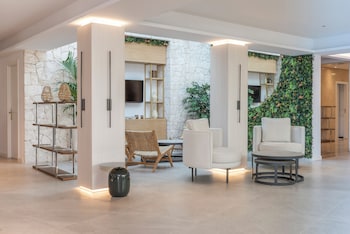 valentin somni hotel and suites