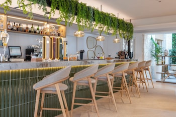 valentin somni hotel and suites