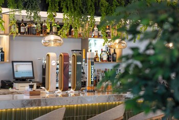valentin somni hotel and suites