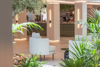 valentin somni hotel and suites