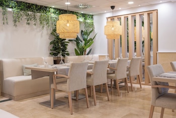 valentin somni hotel and suites