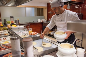 valentin somni hotel and suites