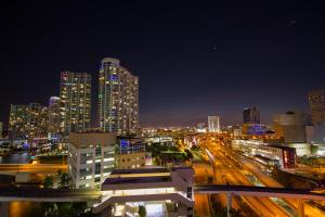 Comfort Inn & Suites Downtown Brickell - Port Of Miami,Miami International Airport>>Downtown Miami,4 star