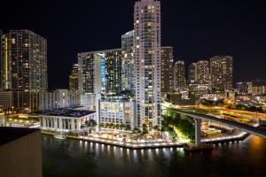 Comfort Inn & Suites Downtown Brickell - Port Of Miami,Miami International Airport>>Downtown Miami,4 star