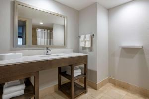 comfort inn and suites downtown brickell port of miami