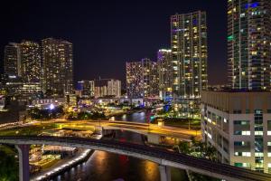 Comfort Inn & Suites Downtown Brickell - Port Of Miami,Miami International Airport>>Downtown Miami,4 star