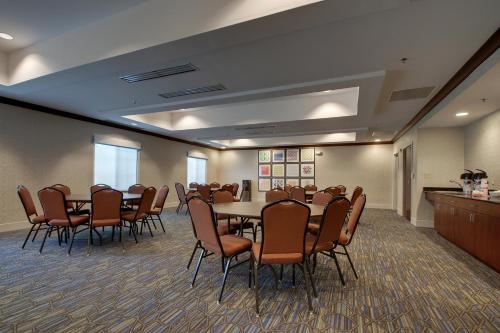 holiday inn express hotel and suites middleboro raynham by ihg