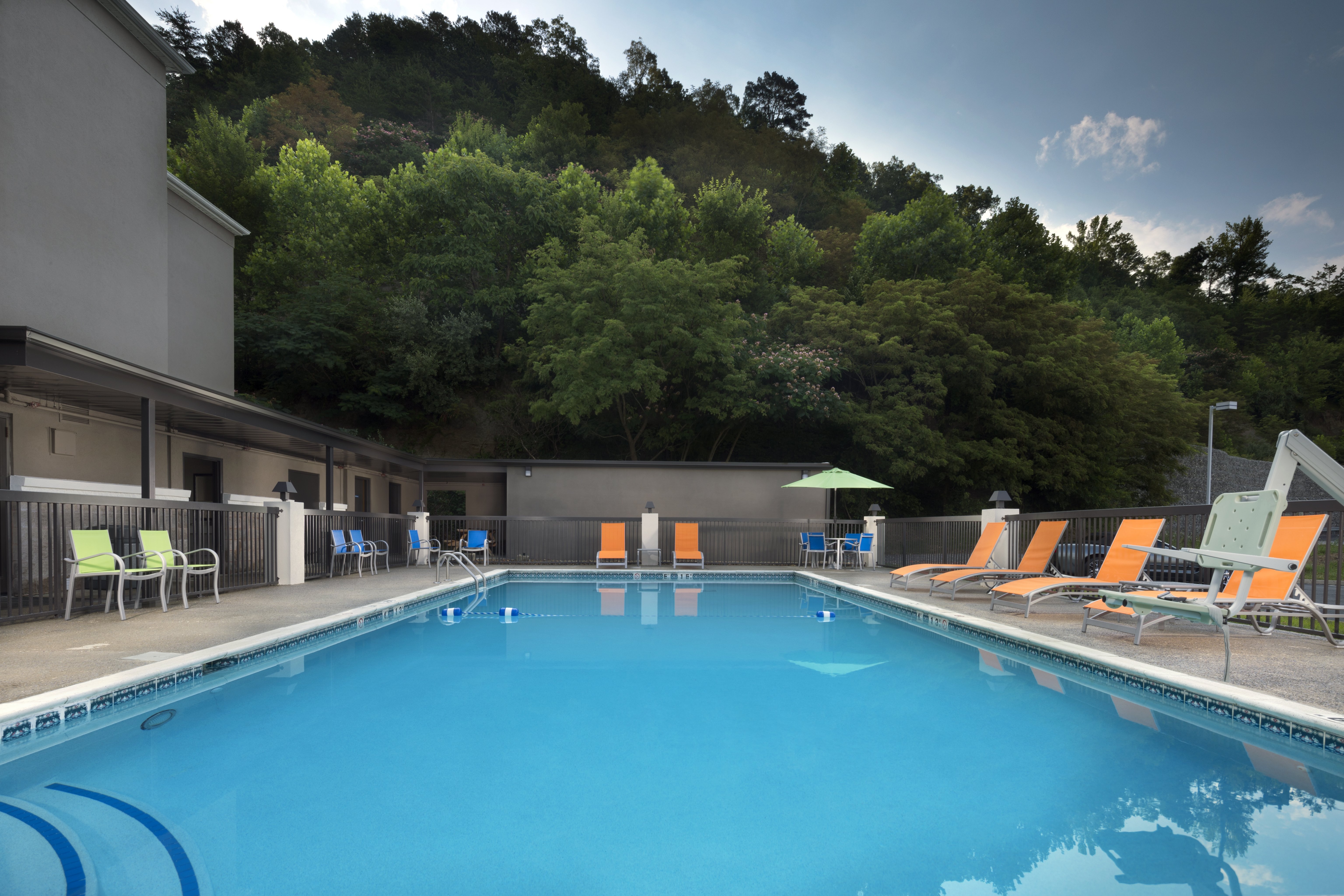 holiday inn express middlesboro by ihg