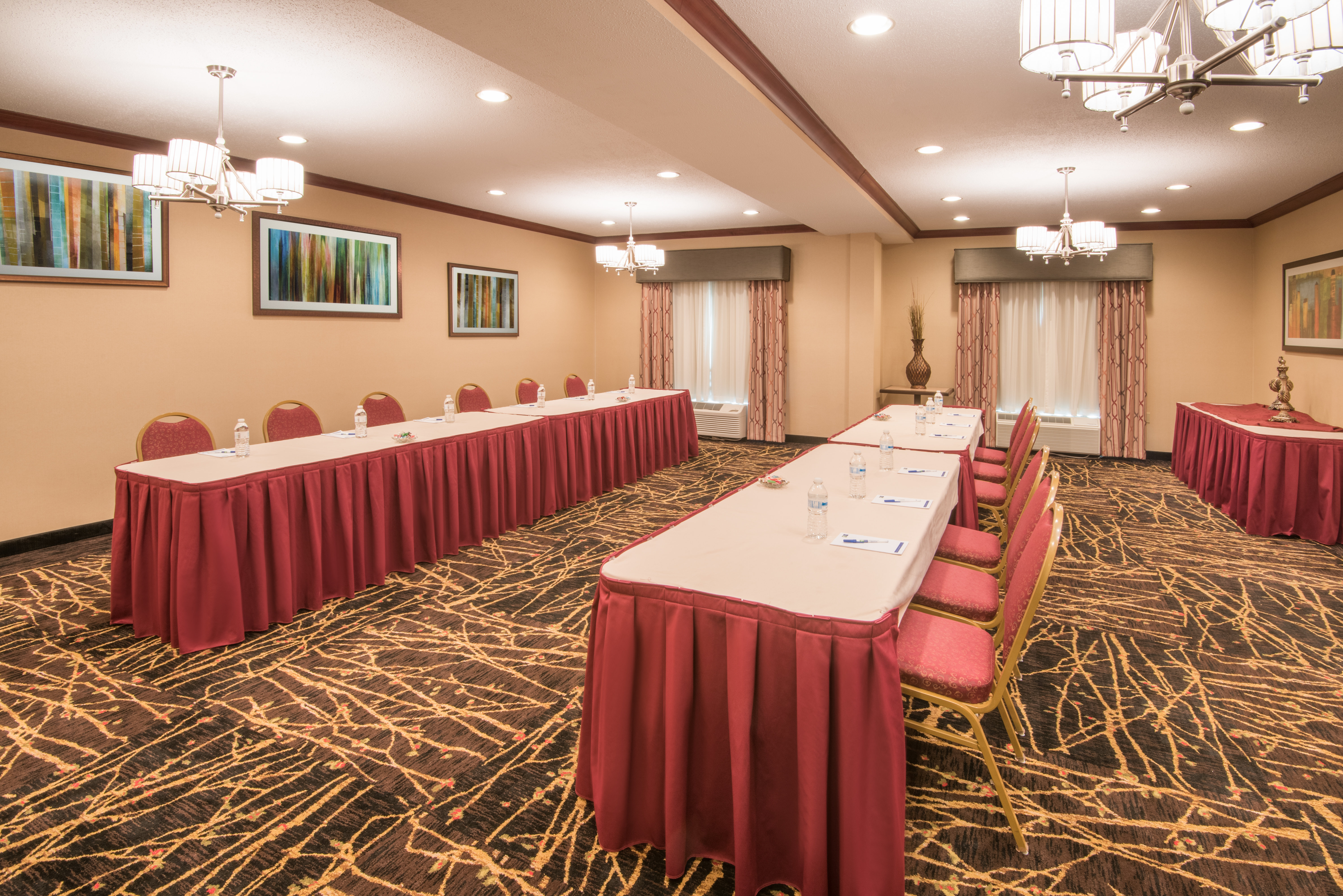 holiday inn express and suites sharon hermitage by ihg