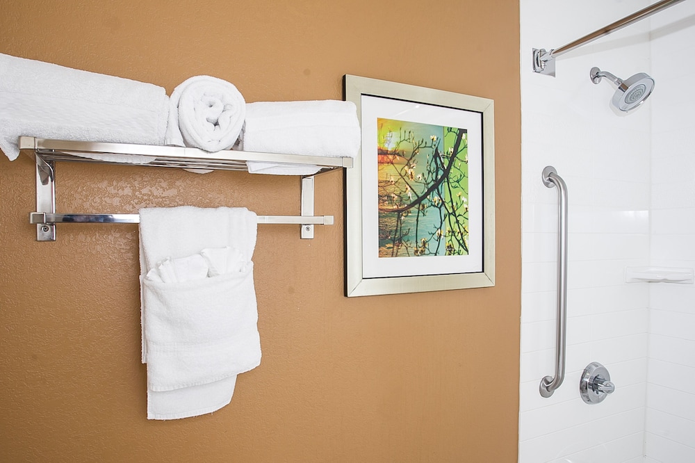 fairfield inn and suites by marriott boston milford