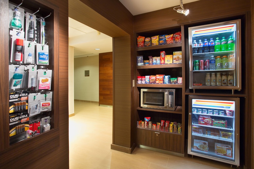fairfield inn and suites by marriott boston milford