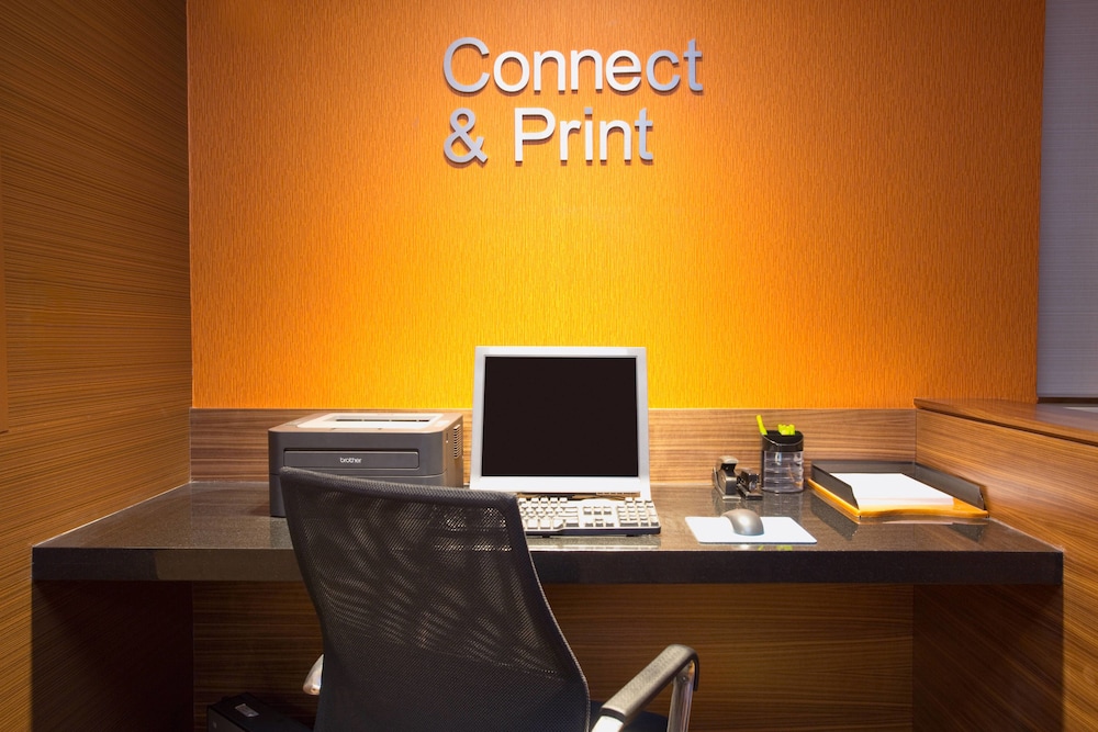 Fairfield Inn & Suites By Marriott Boston Milford,Worcester>>Milford,2.5 star