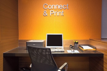 fairfield inn and suites by marriott boston milford