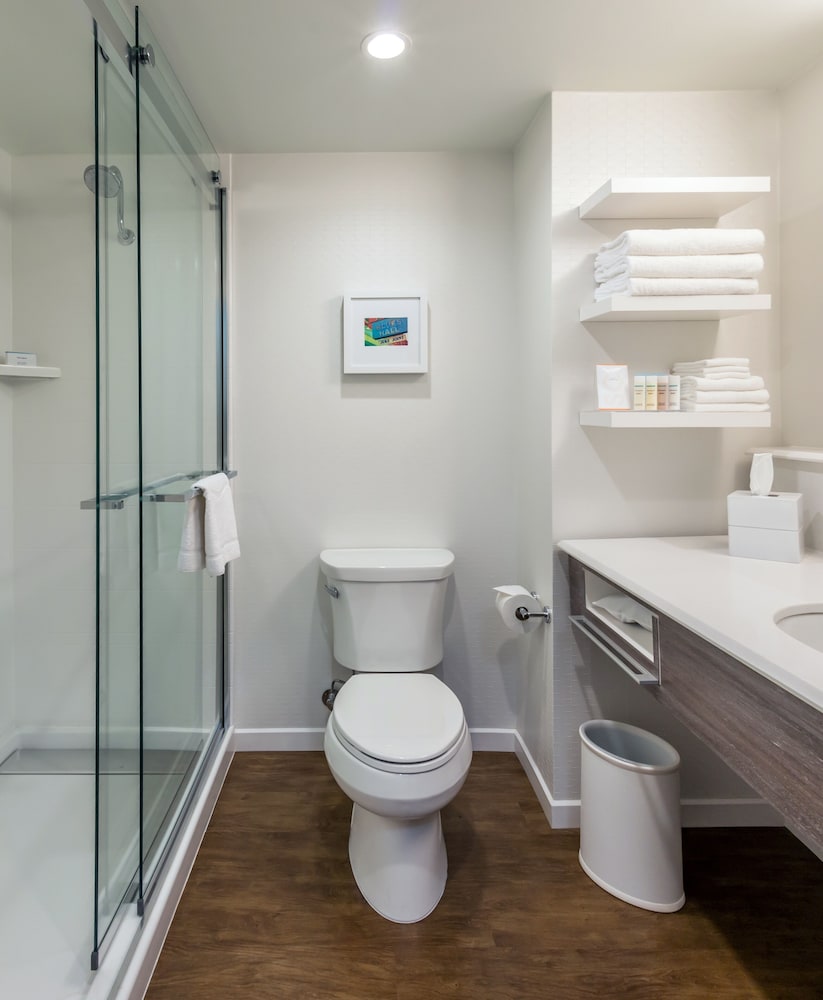 hampton inn by hilton milwaukee northwest