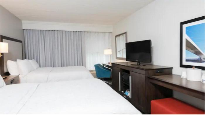 hampton inn by hilton milwaukee northwest