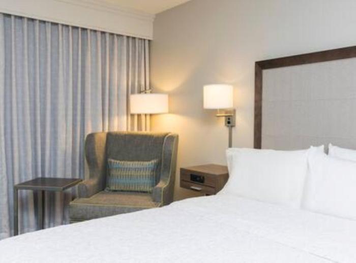 hampton inn by hilton milwaukee northwest