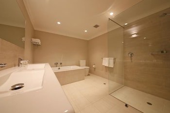 The Marina Hotel - Mindarie,Floreat>>Connolly,4 star