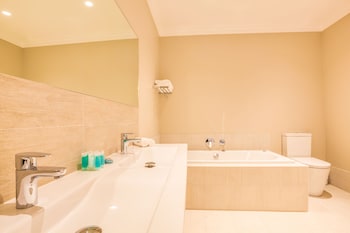 the marina hotel mindarie