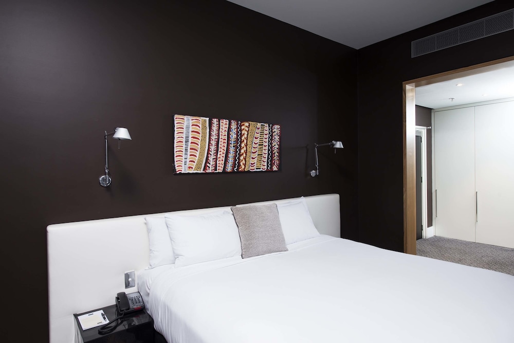 peppers gallery hotel canberra