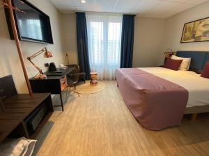 best western dam square inn