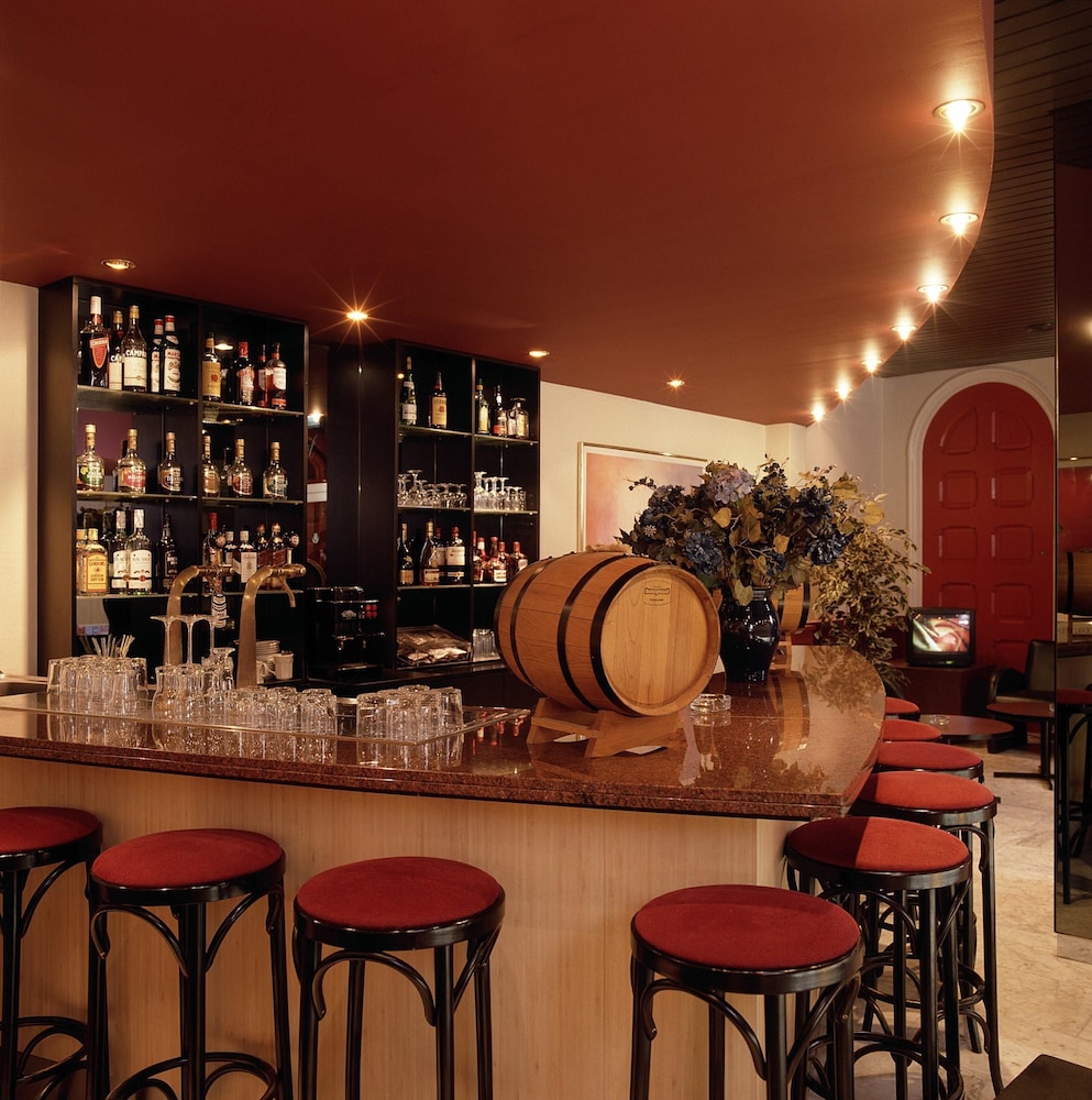 best western dam square inn