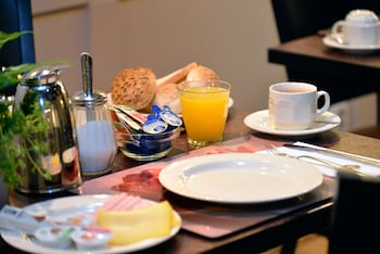 best western dam square inn