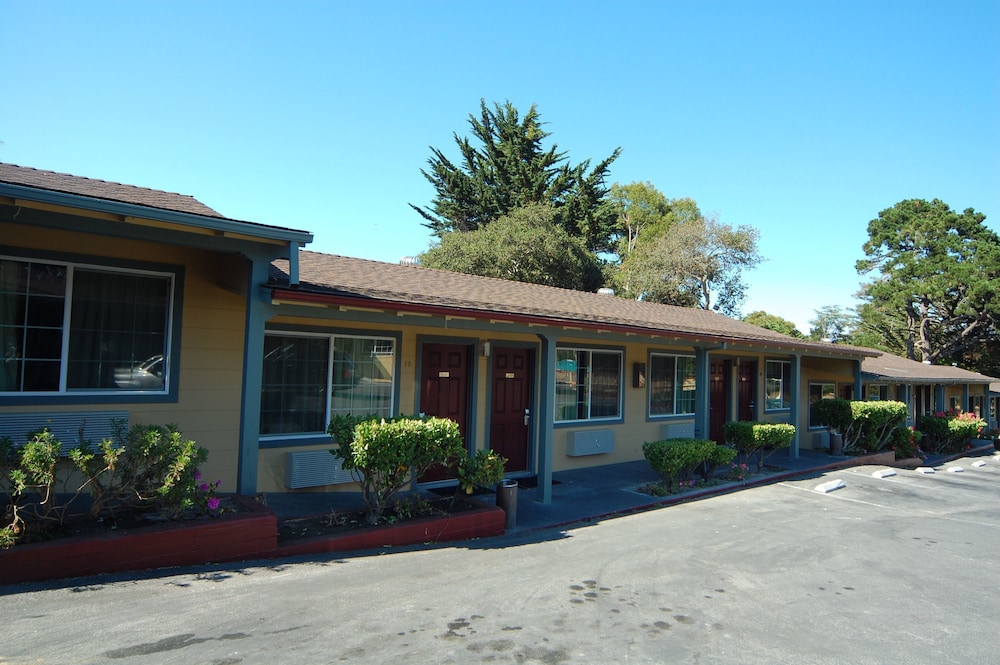 Monterey Surf Inn,Monterey>>Carmel Valley,2 star