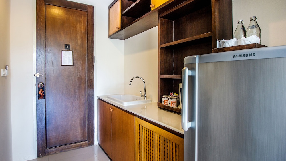 b2 premier hotel and resort