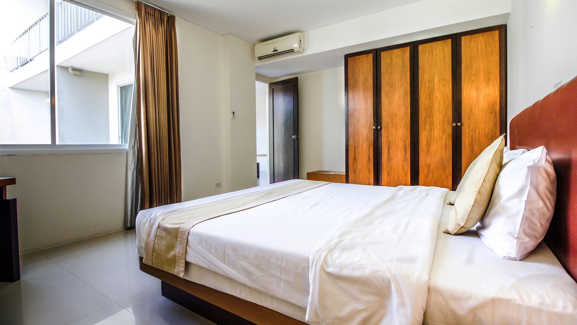 b2 premier hotel and resort