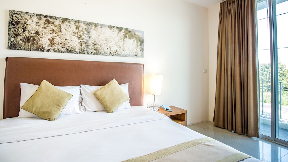 b2 premier hotel and resort