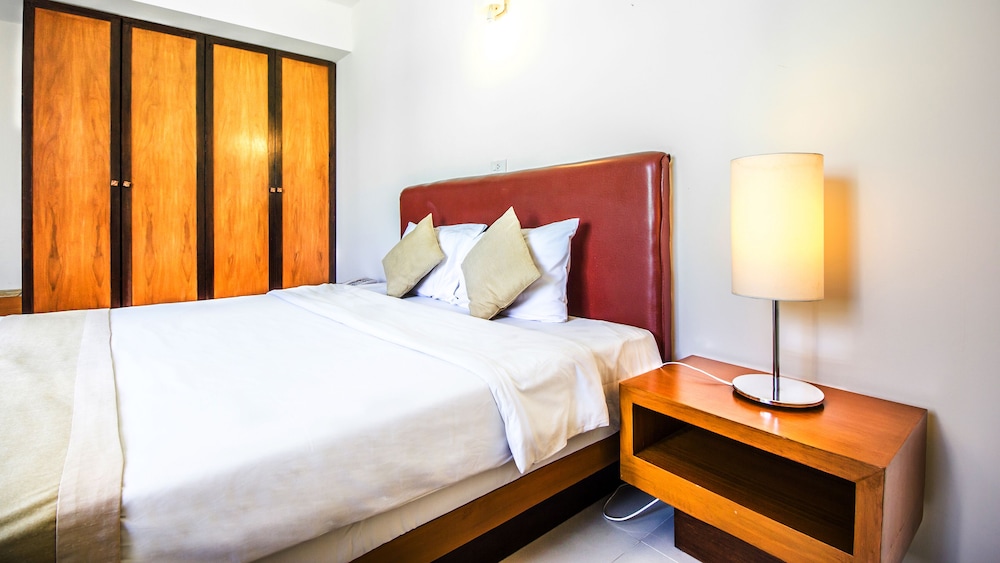 b2 premier hotel and resort