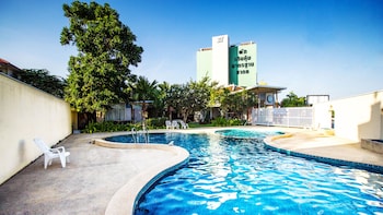 B2 Premier Hotel & Resort,,3 star