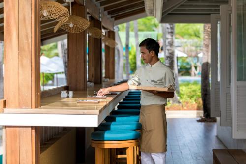 outrigger koh samui beach resort
