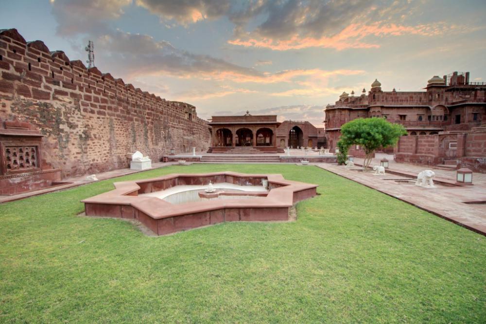 the fort pokaran a heritage hotel