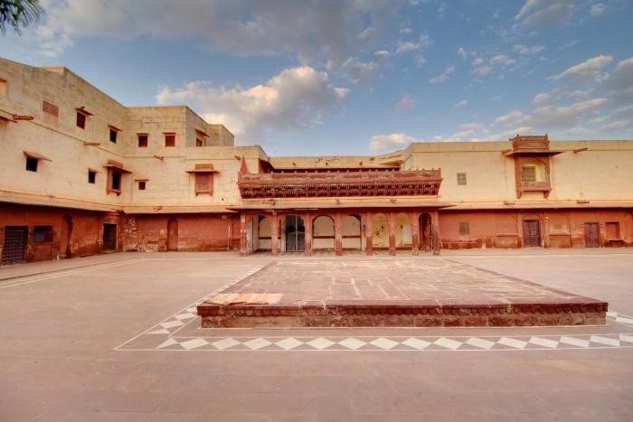 the fort pokaran a heritage hotel