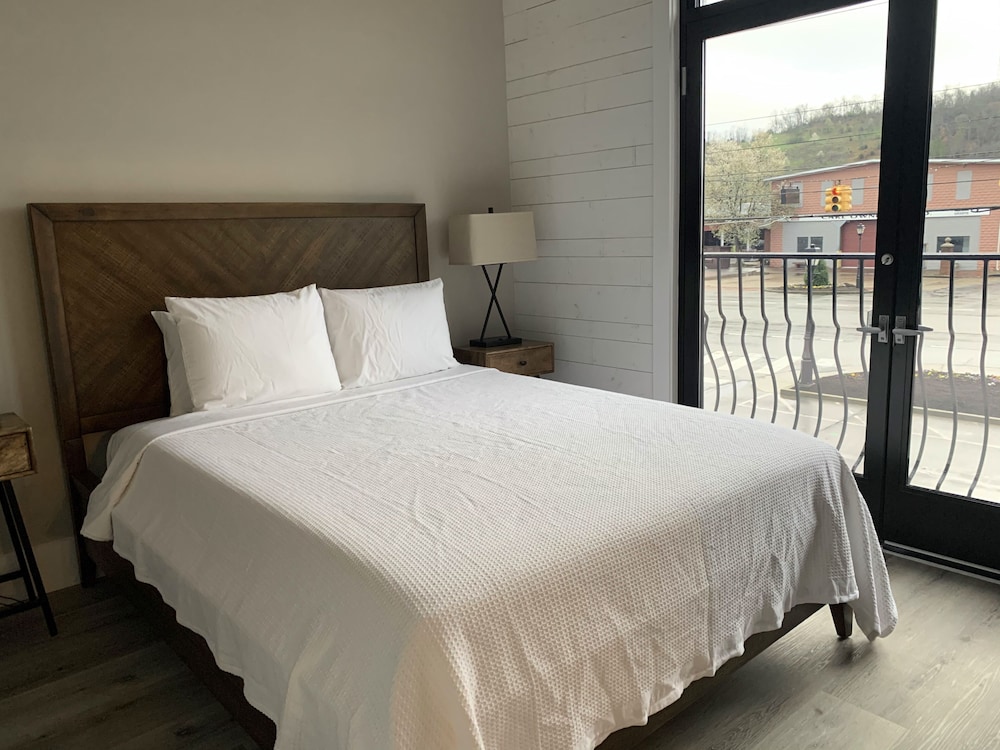 new hotel collection smoky mountains