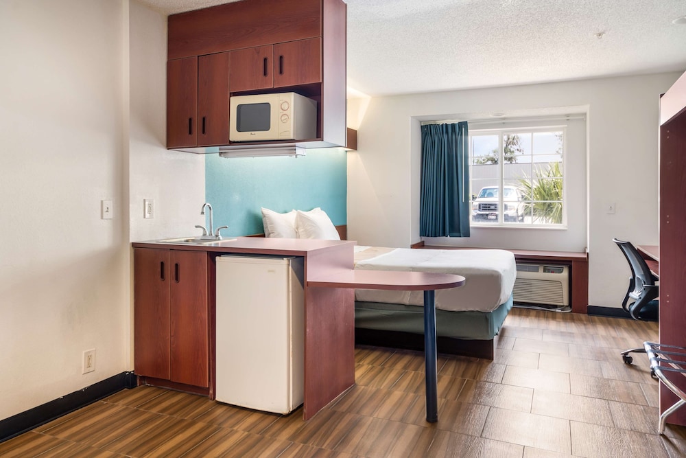 americas best value inn and suites brunswick