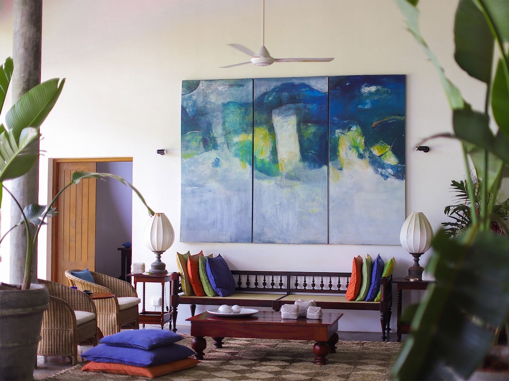 saffron and blue by elite havens