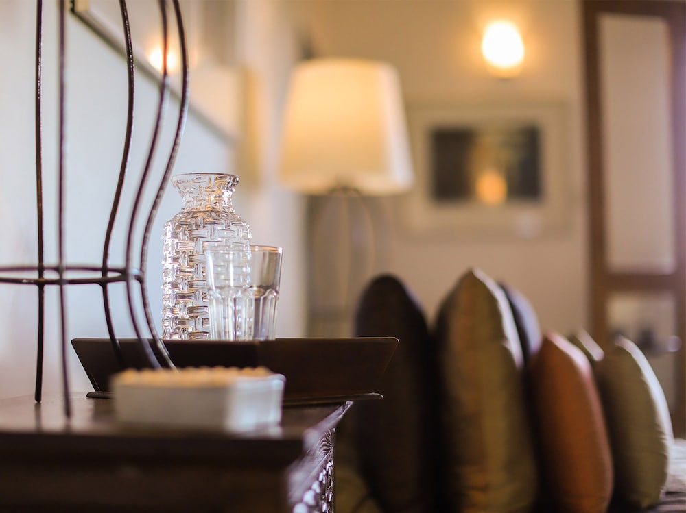 saffron and blue by elite havens