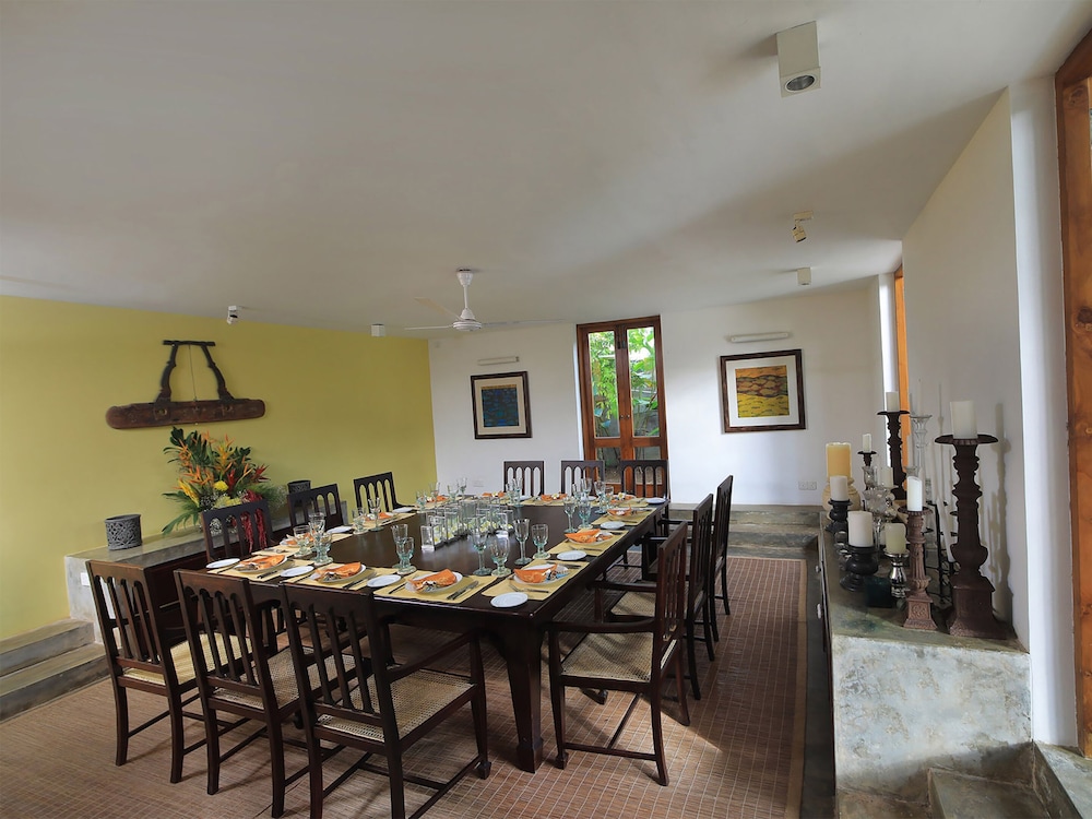 saffron and blue by elite havens